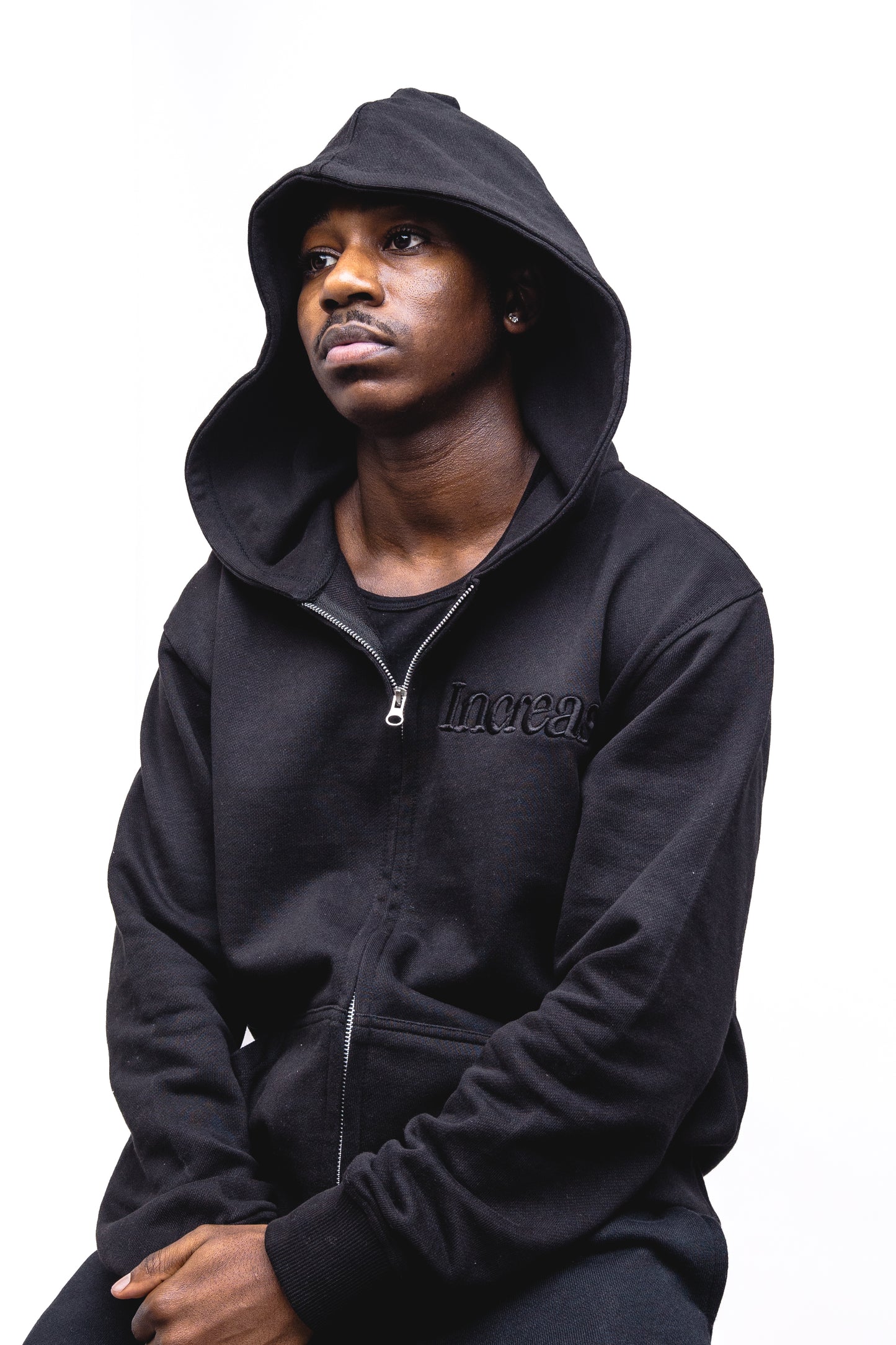 BLACK SIMPLISTIC HOODIE