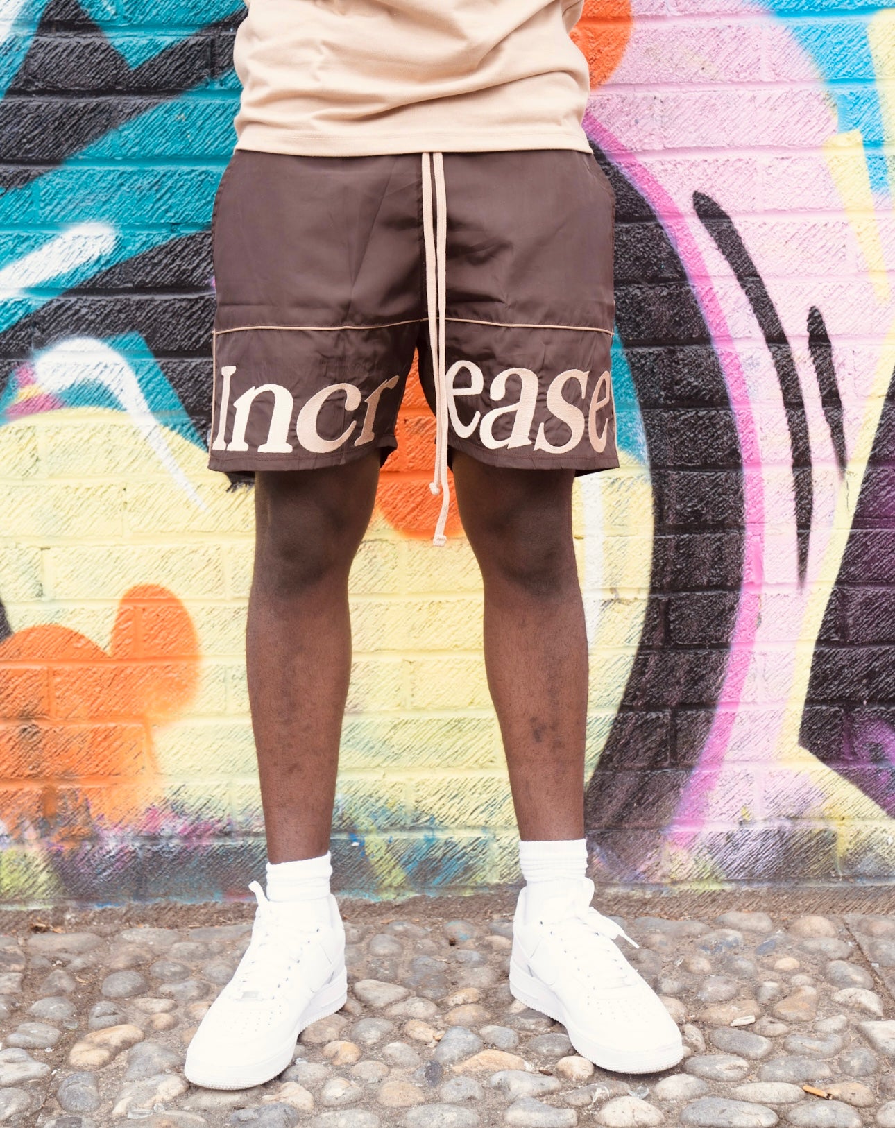 DARK BROWN SHORTS - DARK BROWN/TAN